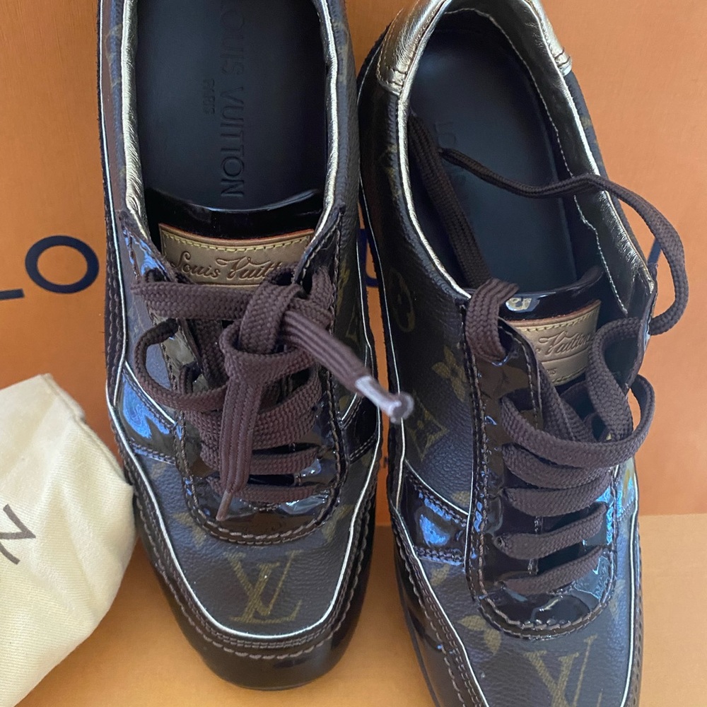 Louis Vuitton size 38 monogram barely worn sneakers
